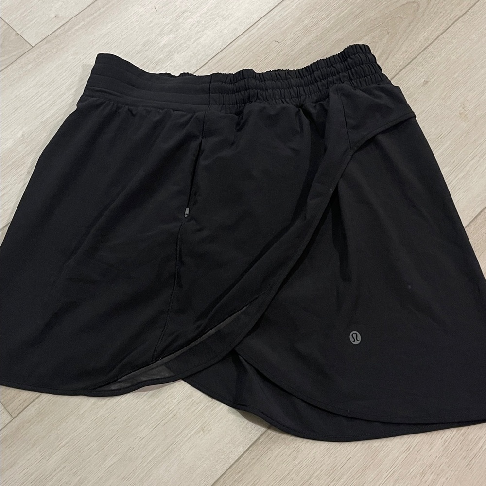 Lululemon Hotty hot skirt - Picture 3 of 5